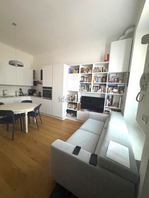 appartamento in vendita a Milano in zona Piazzale Lodi