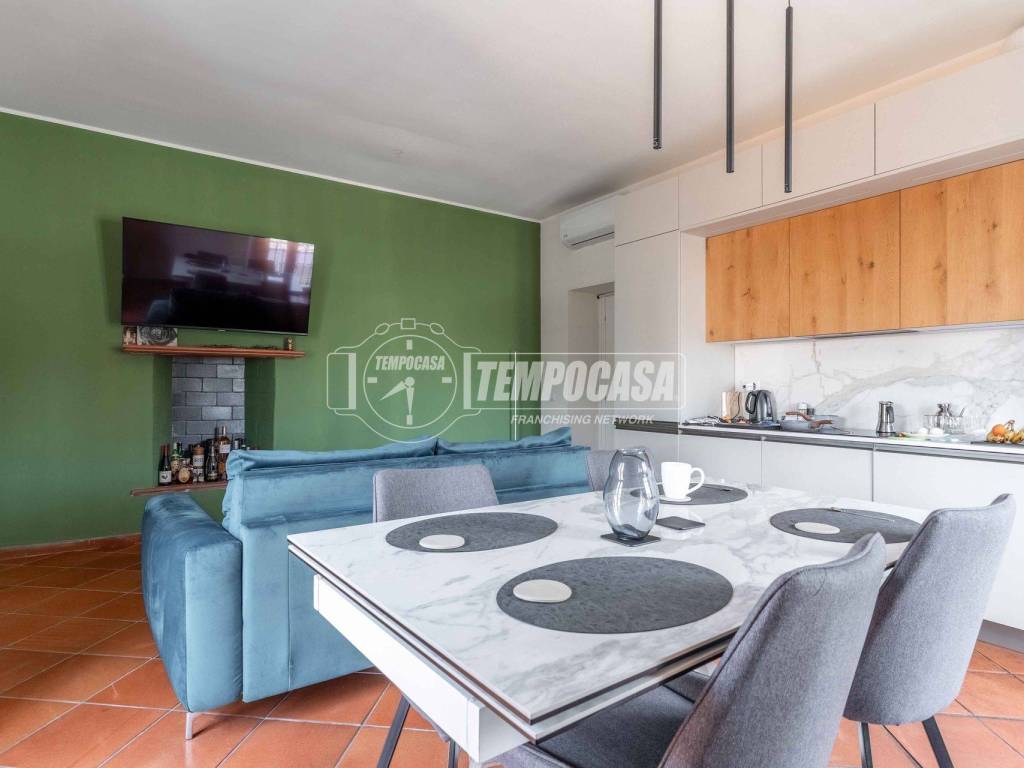 appartamento in vendita a Milano in zona Morivione