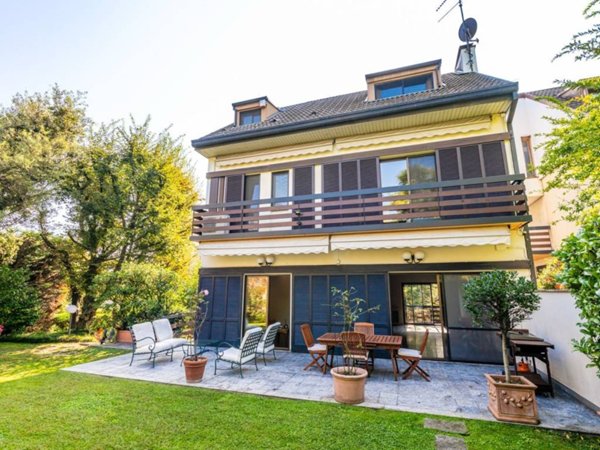 casa indipendente in vendita a Milano in zona San Siro