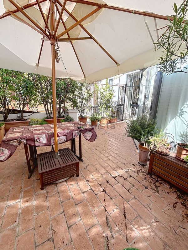 appartamento in vendita a Milano in zona Cinque Giornate