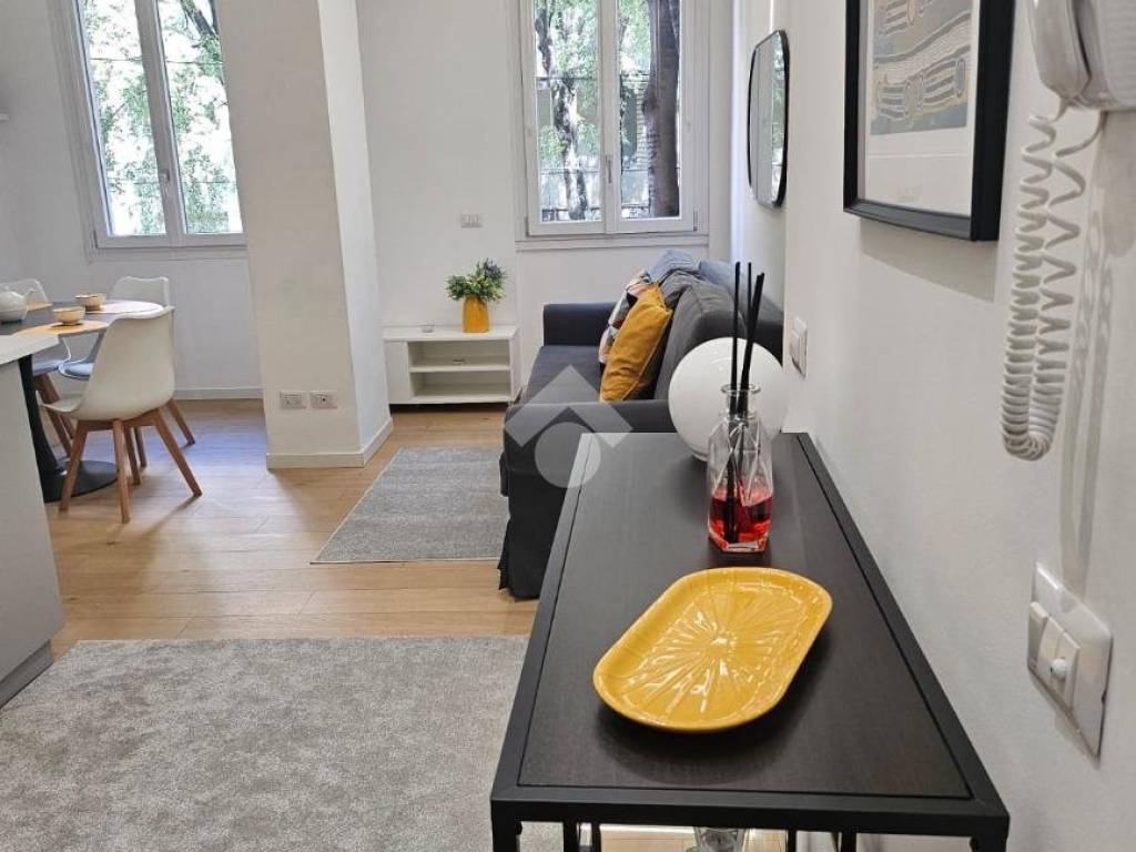 appartamento in vendita a Milano in zona Sempione