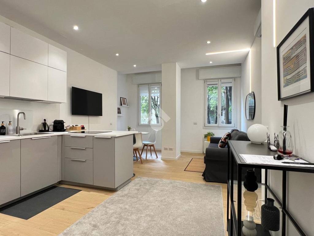 appartamento in vendita a Milano in zona Sempione