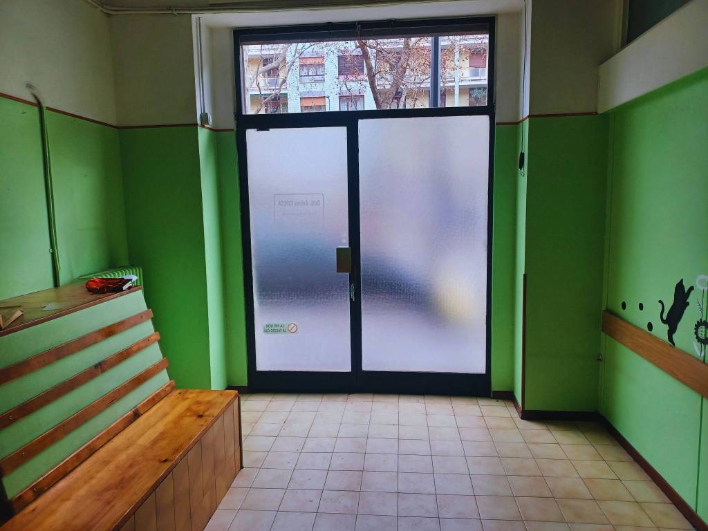 negozio in vendita a Milano in zona Centro Direzionale