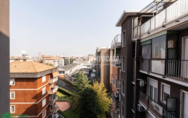 appartamento in vendita a Milano in zona Crescenzago