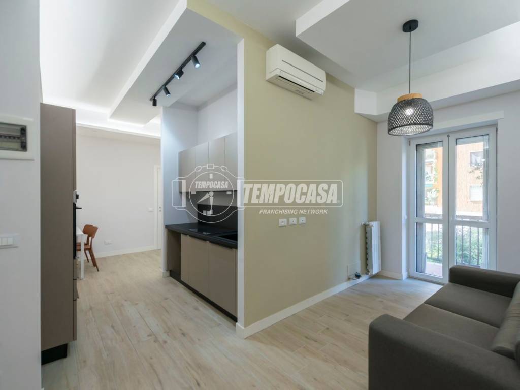 appartamento in vendita a Milano in zona Lorenteggio