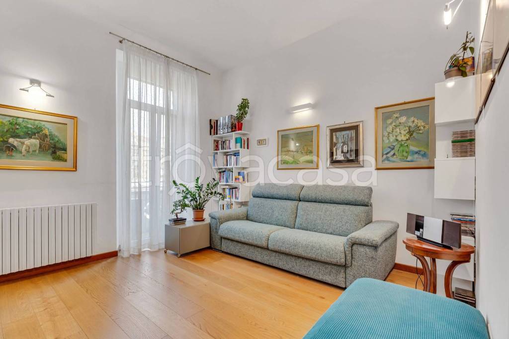 appartamento in vendita a Milano in zona Morivione