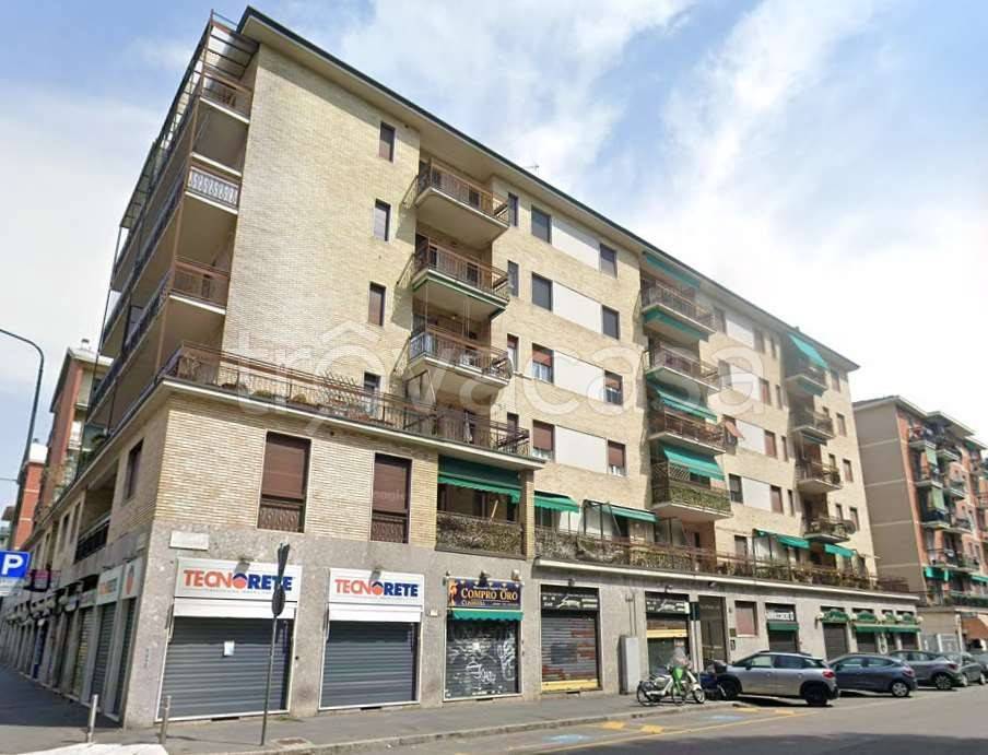 appartamento in vendita a Milano in zona Lorenteggio