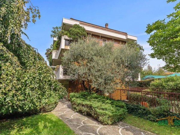 appartamento in vendita a Milano in zona Niguarda