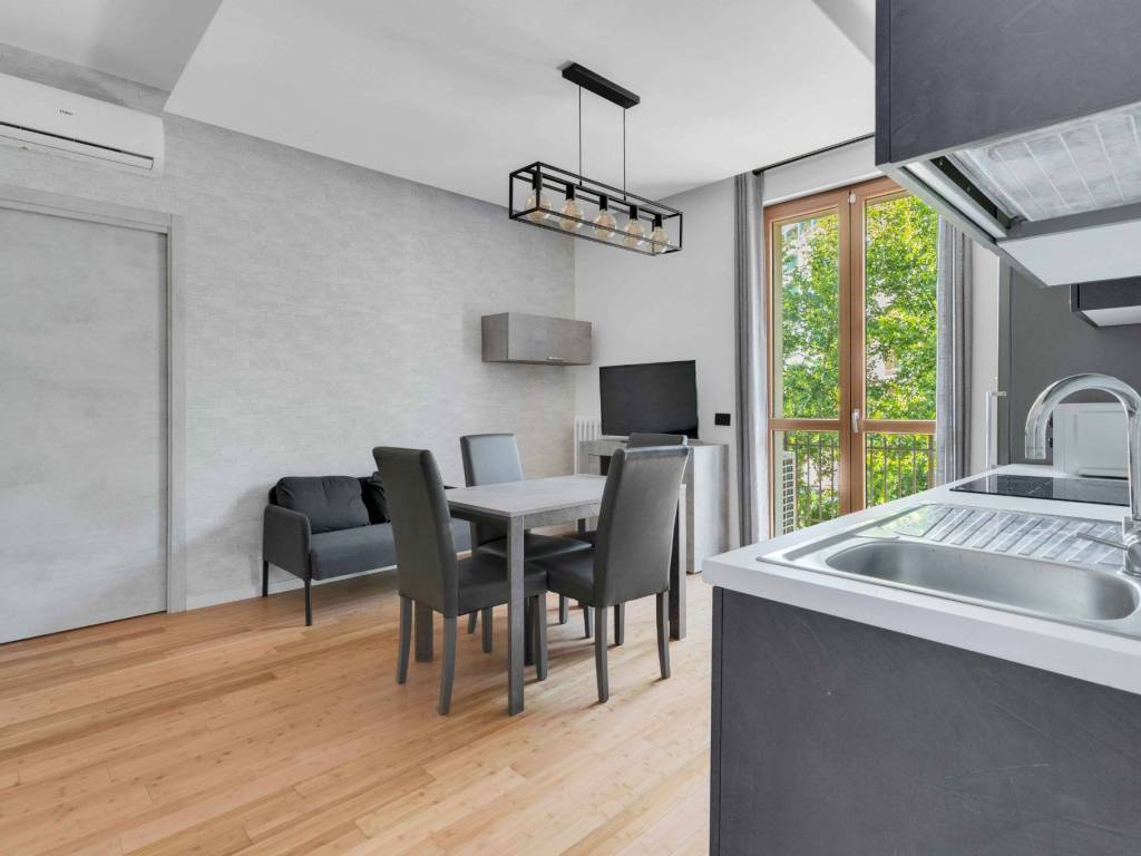 appartamento in vendita a Milano in zona Moncucco