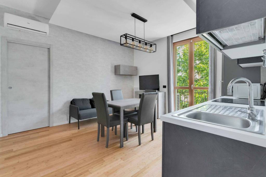 appartamento in vendita a Milano in zona Barona