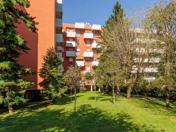 appartamento in vendita a Milano in zona Baggio