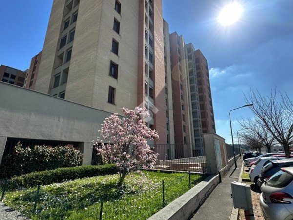 appartamento in vendita a Milano in zona Adriano