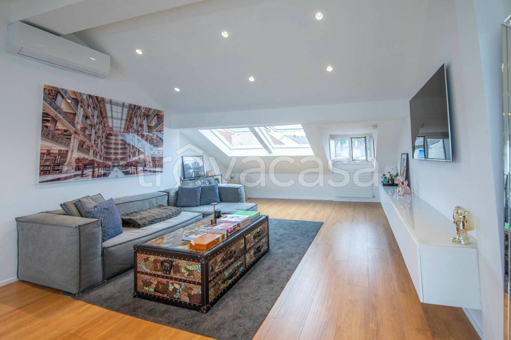 appartamento in vendita a Milano in zona Città Studi