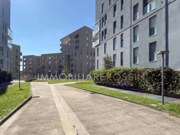 appartamento in vendita a Milano in zona Famagosta