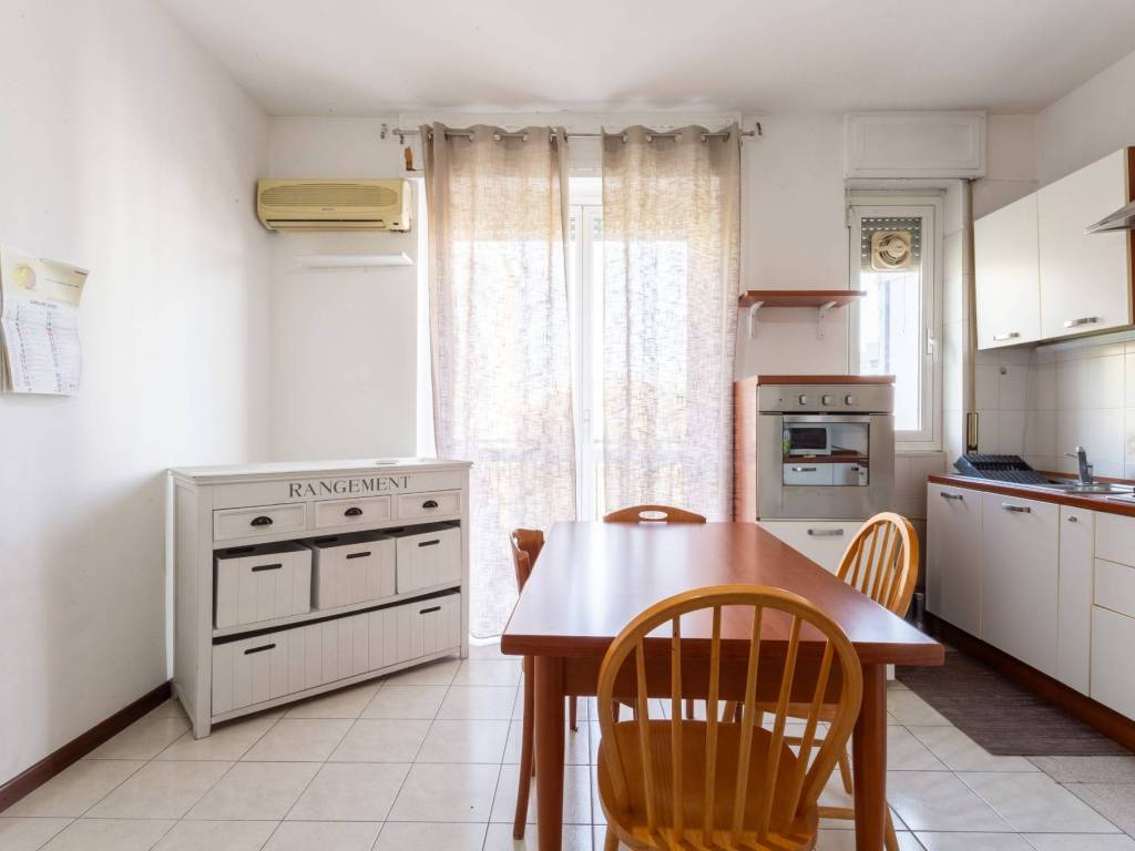 appartamento in vendita a Milano in zona Baggio