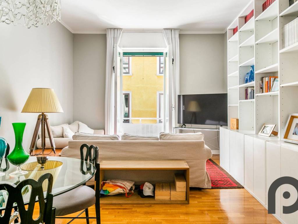 appartamento in vendita a Milano in zona Guastalla