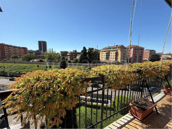 appartamento in vendita a Milano in zona Dergano