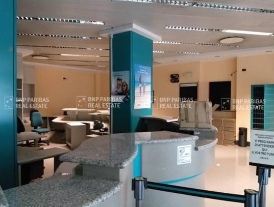 negozio in vendita a Milano in zona Bocconi