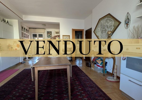 appartamento in vendita a Milano in zona Rottole