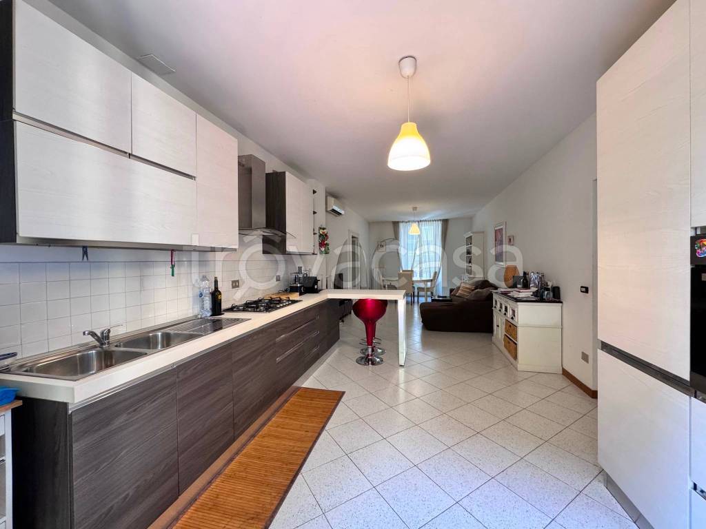 appartamento in vendita a Milano in zona Porta Genova