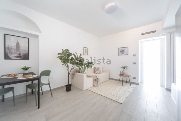 appartamento in vendita a Milano in zona Porta Genova