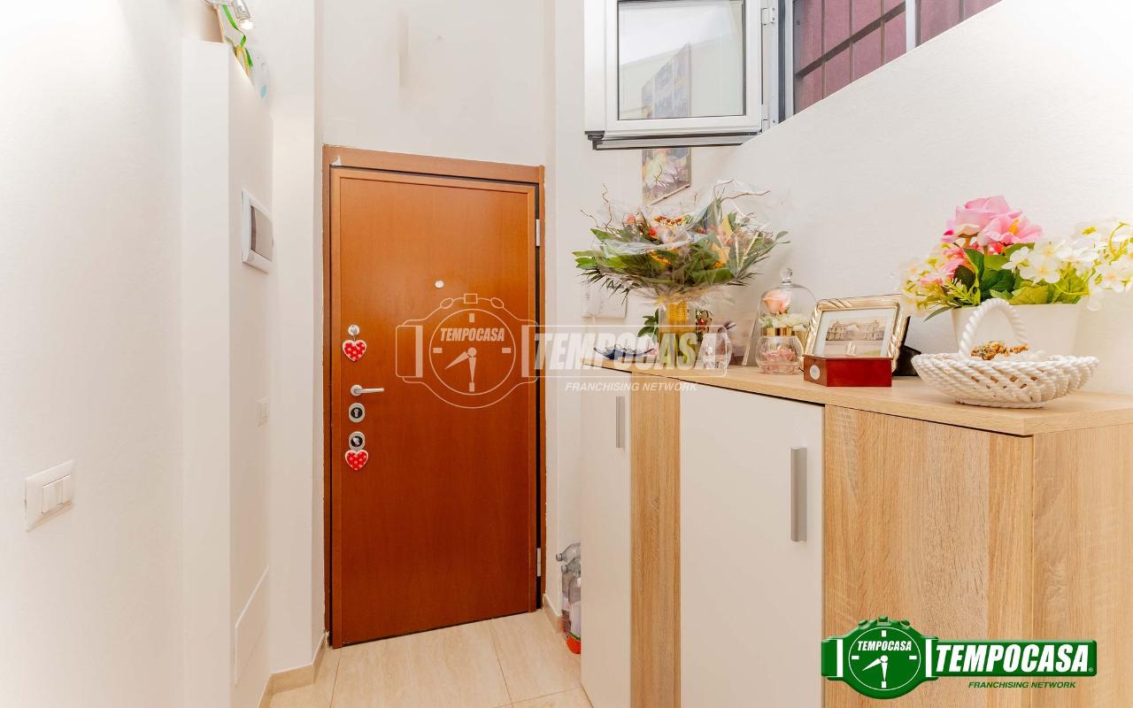 appartamento in vendita a Milano in zona Baggio