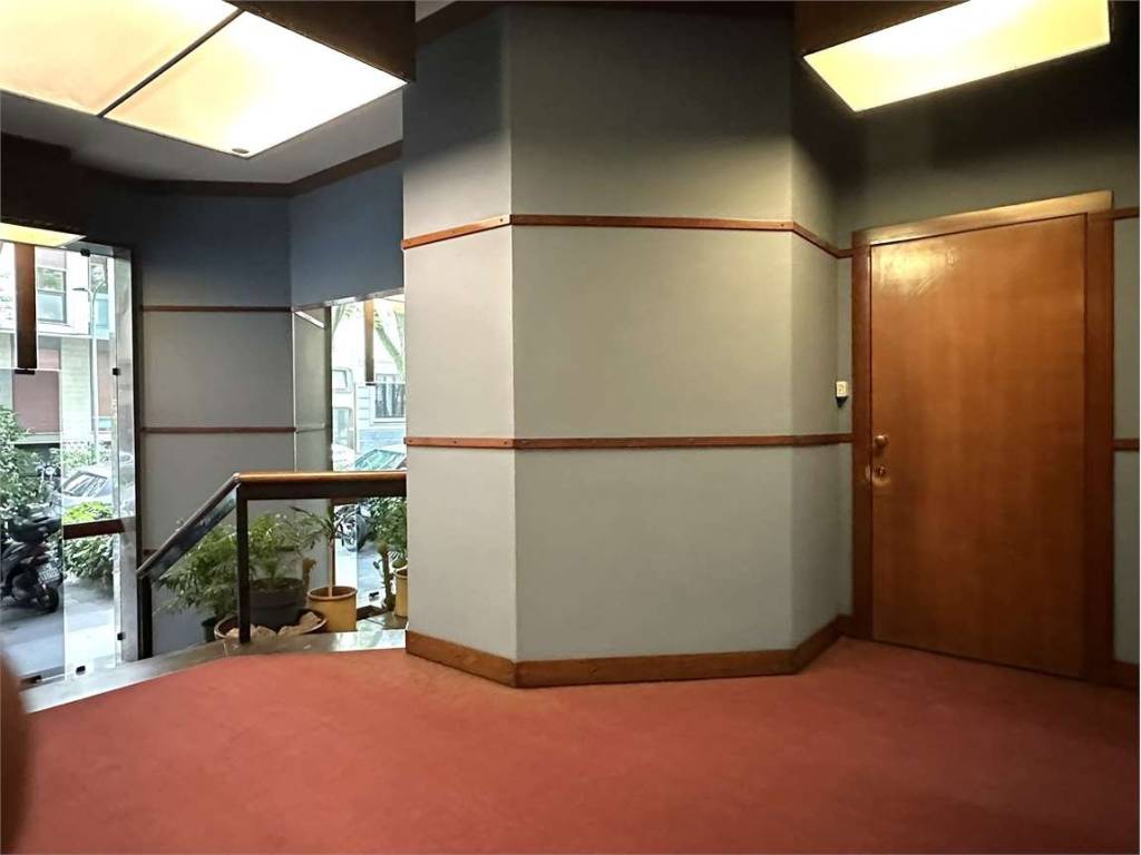 negozio in vendita a Milano in zona Città Studi