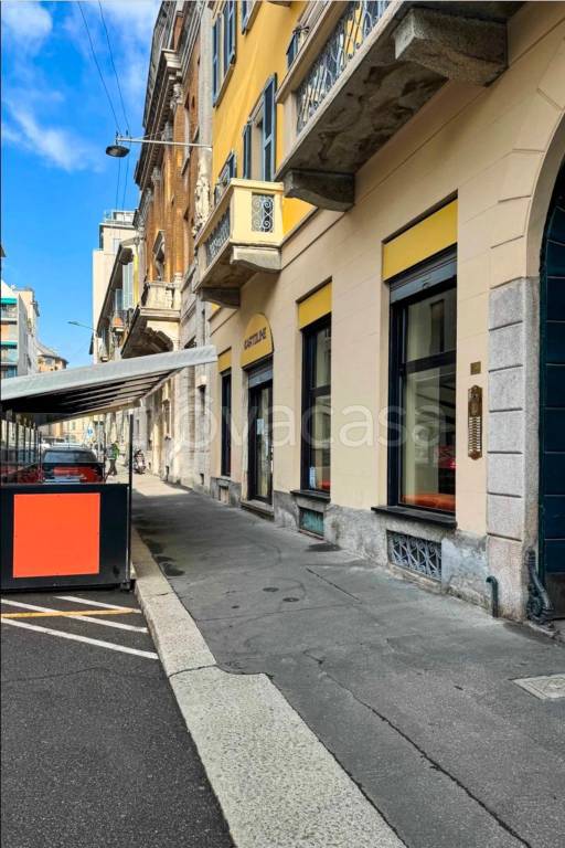 negozio in vendita a Milano in zona Sant'Ambrogio