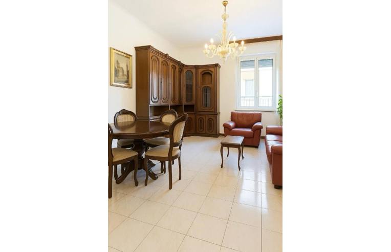 appartamento in vendita a Milano in zona Lorenteggio