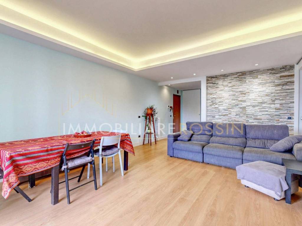 appartamento in vendita a Milano in zona Baggio