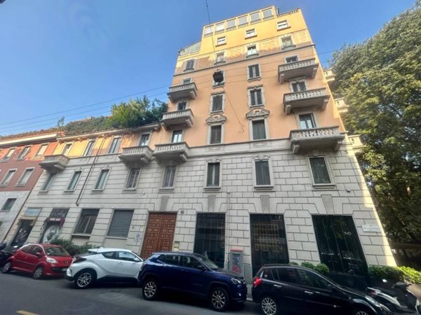 appartamento in vendita a Milano in zona Sempione
