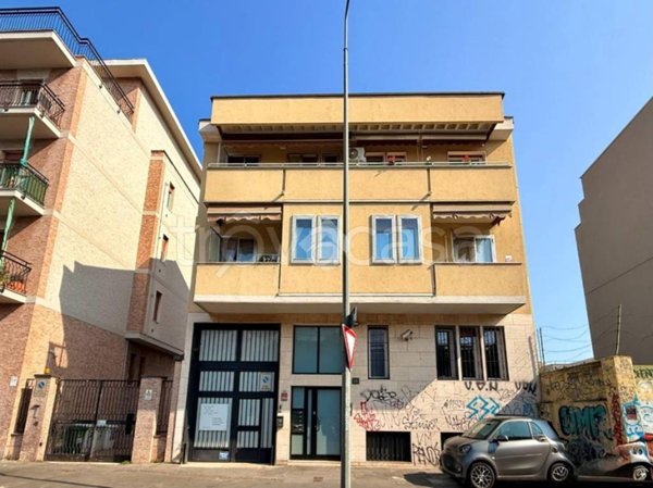 appartamento in vendita a Milano in zona Lambrate