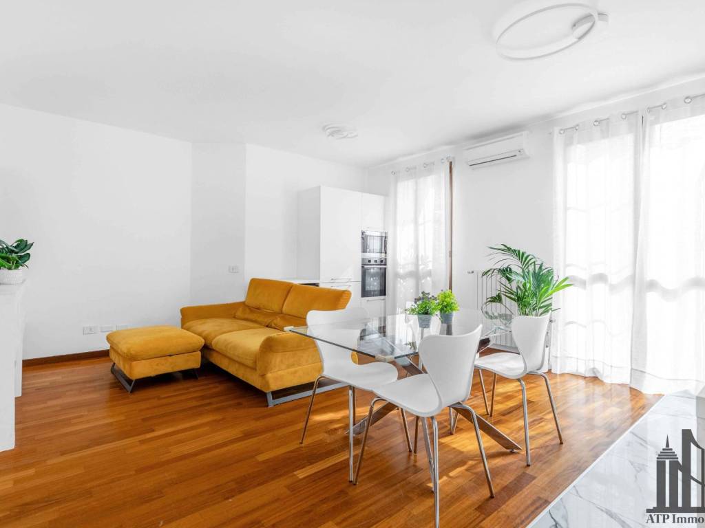 appartamento in vendita a Milano in zona Baggio