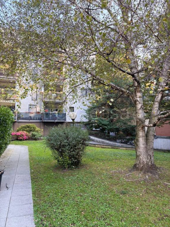 appartamento in vendita a Milano in zona Garegnano