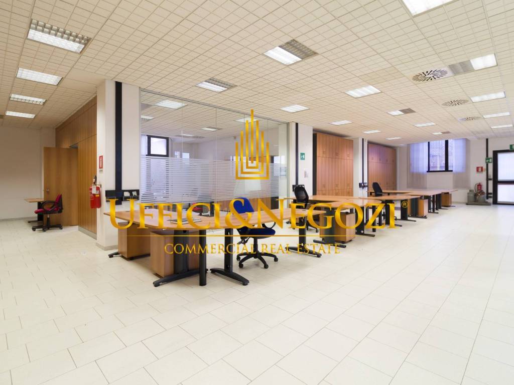 ufficio in vendita a Milano in zona Crescenzago