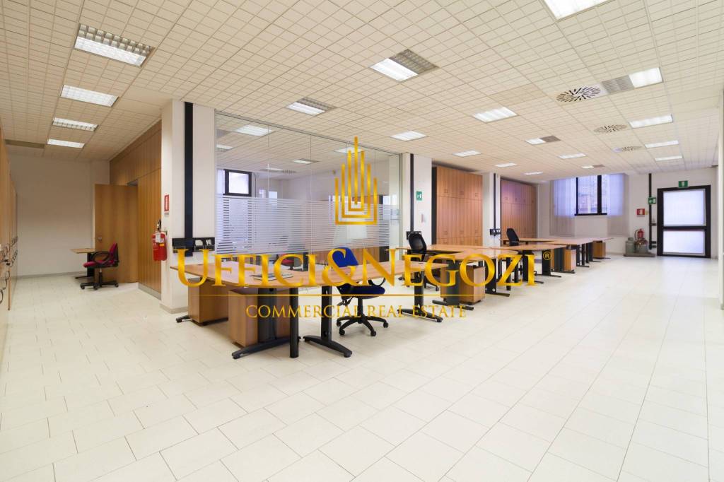 ufficio in vendita a Milano in zona Crescenzago