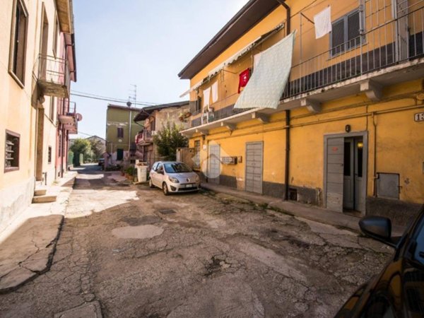 appartamento in vendita a Milano in zona Baggio