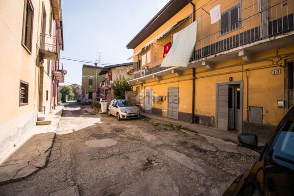 appartamento in vendita a Milano in zona Baggio