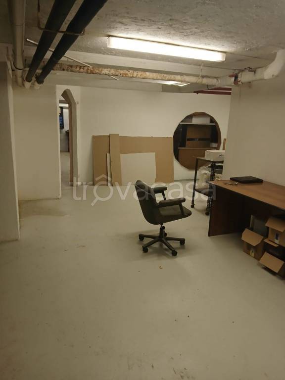 locale commerciale in vendita a Milano in zona Città Studi
