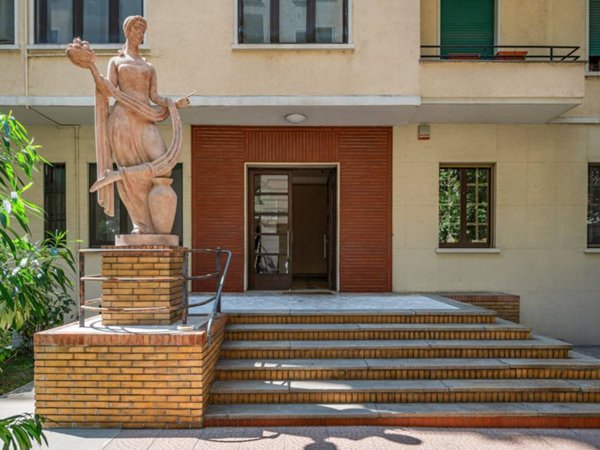 appartamento in vendita a Milano in zona Centro Direzionale