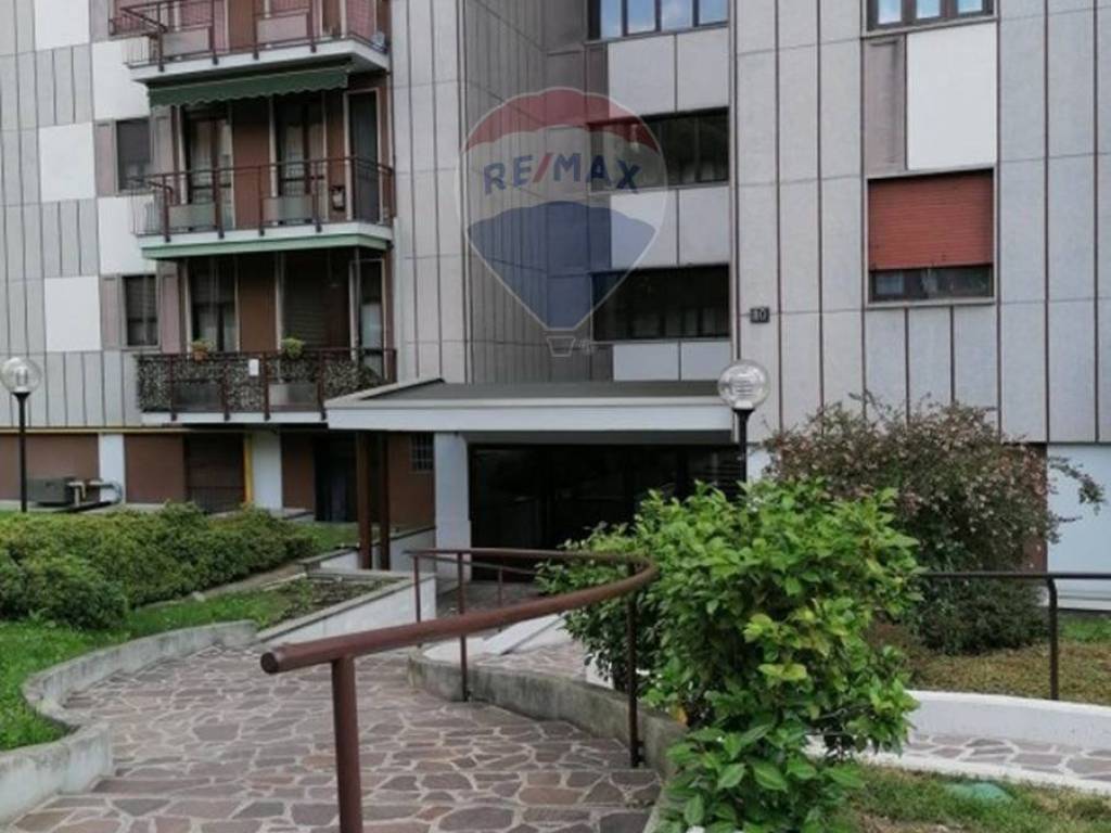 ufficio in vendita a Milano in zona San Siro
