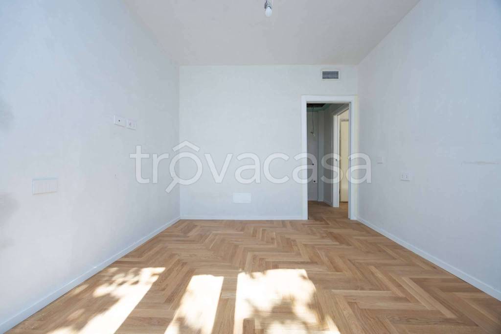 appartamento in vendita a Milano in zona Cadorna