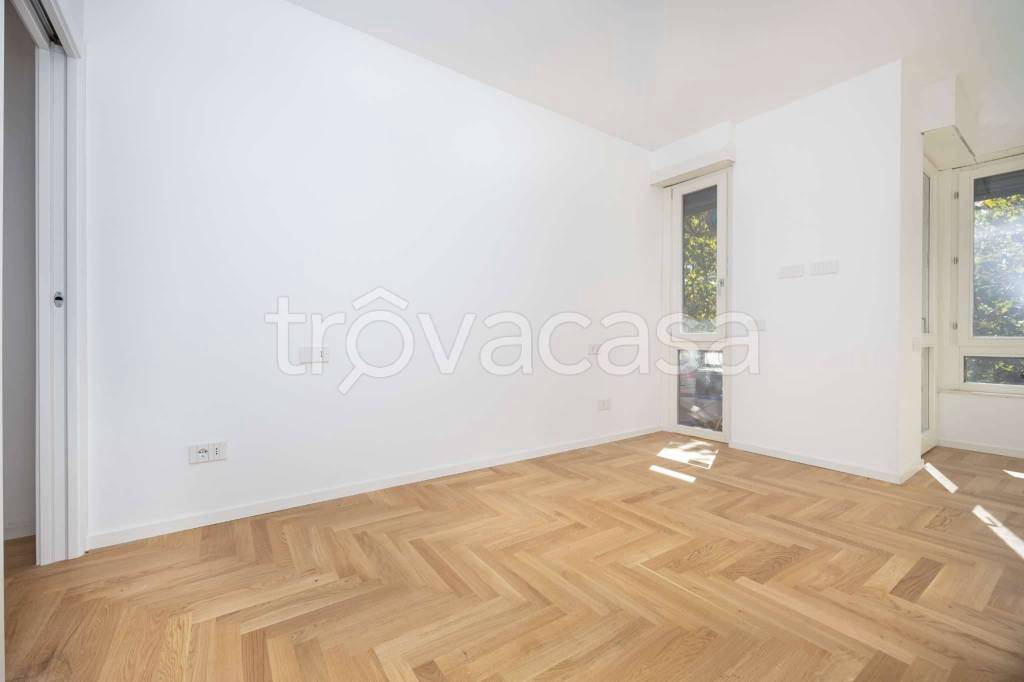 appartamento in vendita a Milano in zona Cadorna