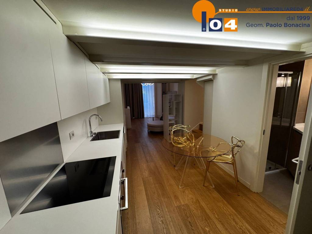 appartamento in vendita a Milano in zona Centro Direzionale