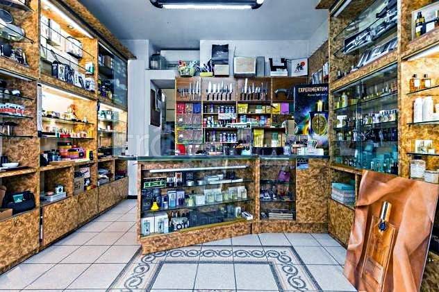negozio in vendita a Milano in zona Città Studi