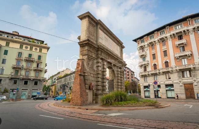negozio in vendita a Milano in zona Porta Romana