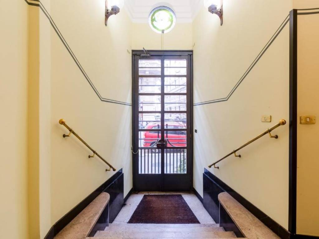 appartamento in vendita a Milano in zona Guastalla