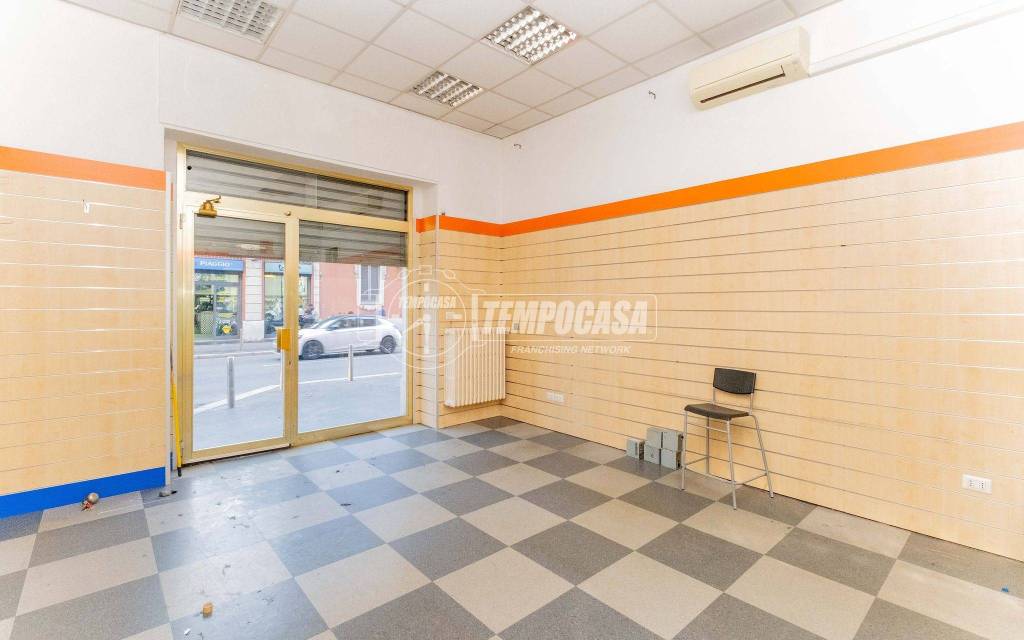negozio in vendita a Milano in zona Affori