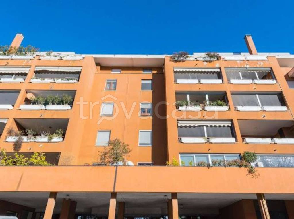 appartamento in vendita a Milano in zona Gratosoglio