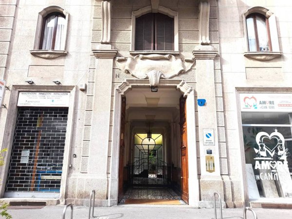 appartamento in vendita a Milano in zona Lorenteggio